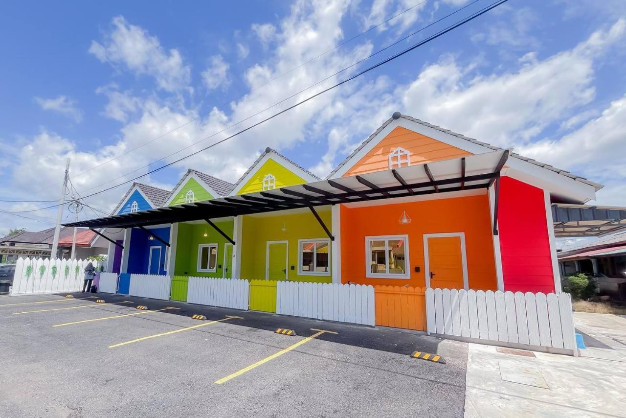 Auranad Tinyhouse Bandar Tanah Merah Wifi Netflix Екстериор снимка